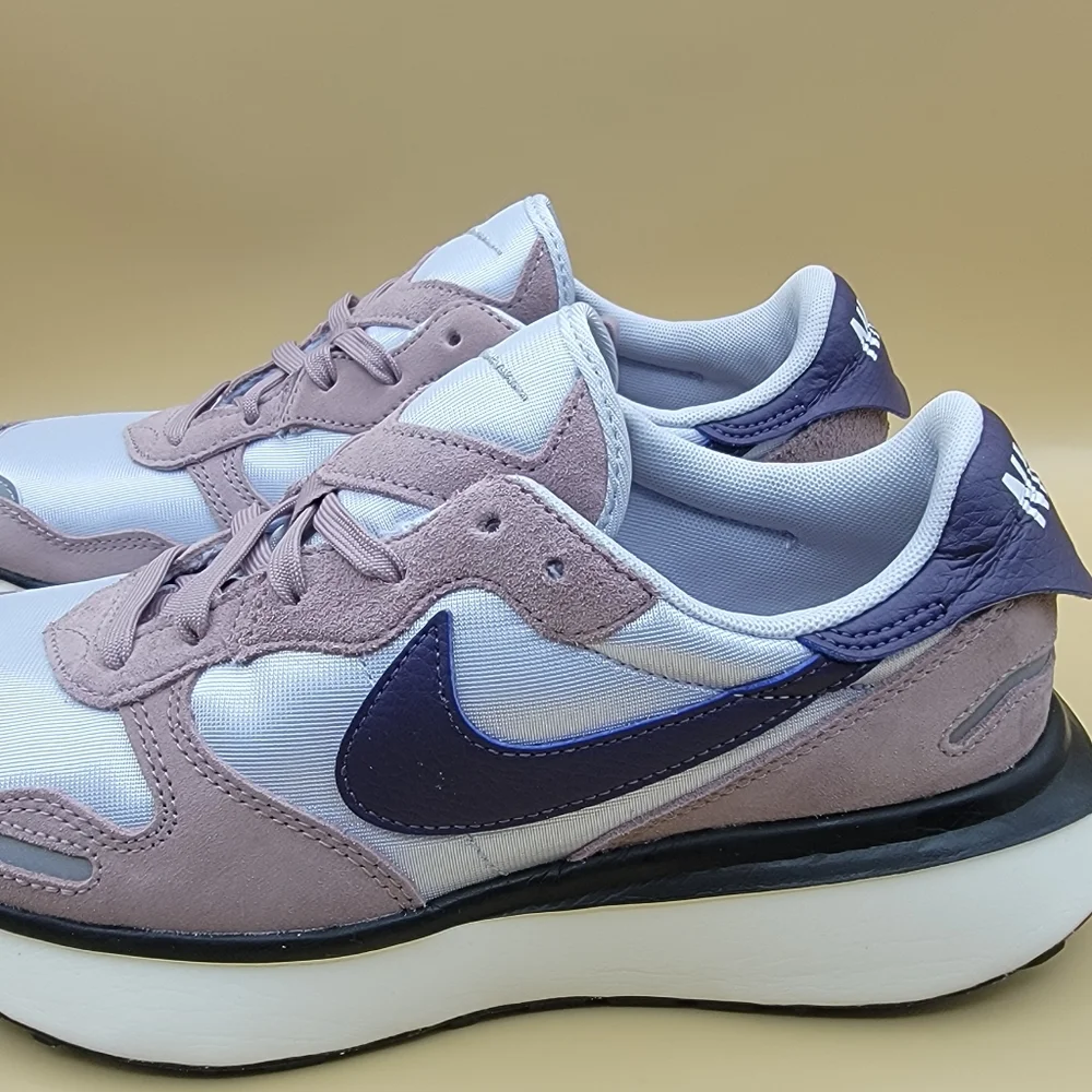 Nike women phoenix